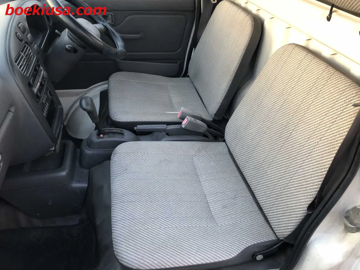 1996 Daihatsu Hijet 4x4, a white Kei Truck, for sale at Boeki USA in Paterson, NJ (photo 10 of 20)