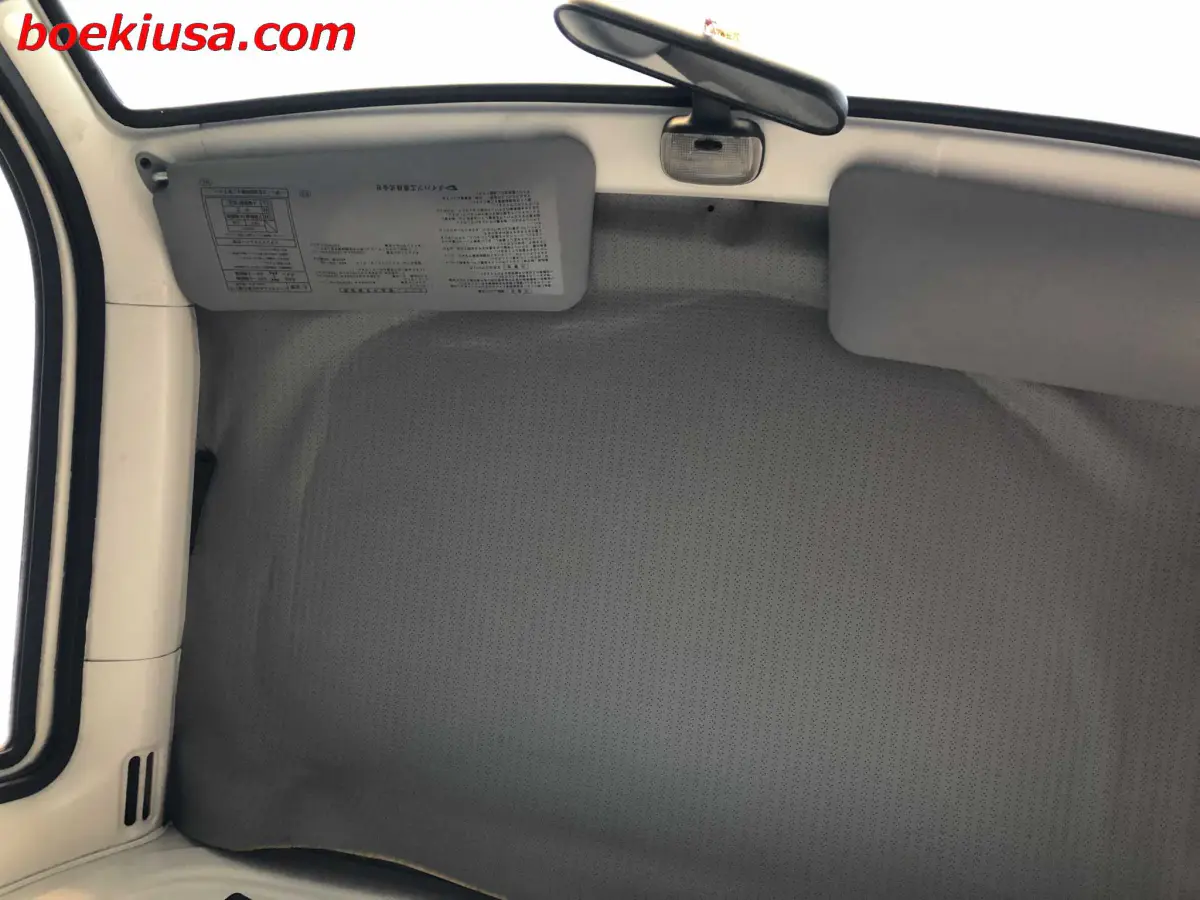 1996 Daihatsu Hijet 4x4, a white Kei Truck, for sale at Boeki USA in Paterson, NJ (photo 11 of 20)