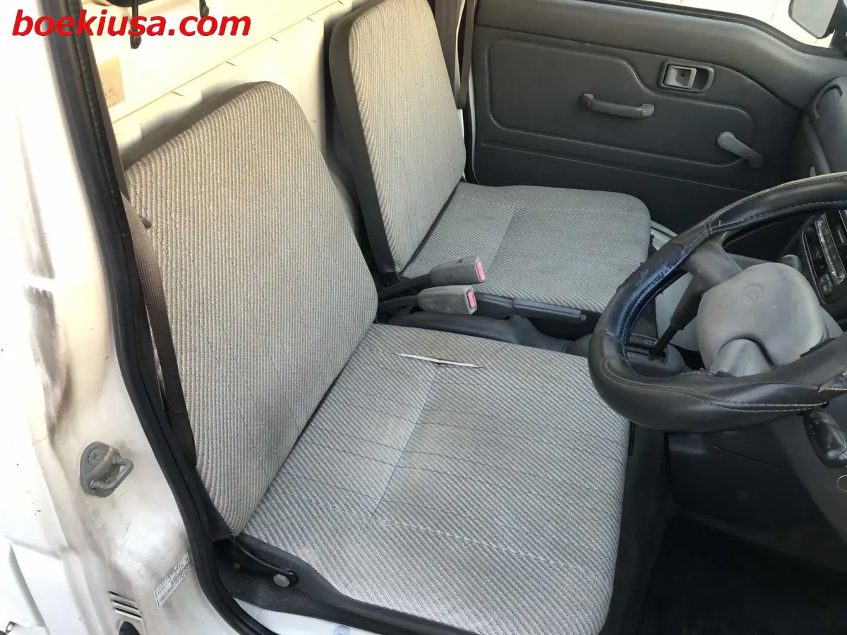 1996 Daihatsu Hijet 4x4, a white Kei Truck, for sale at Boeki USA in Paterson, NJ (photo 14 of 20)