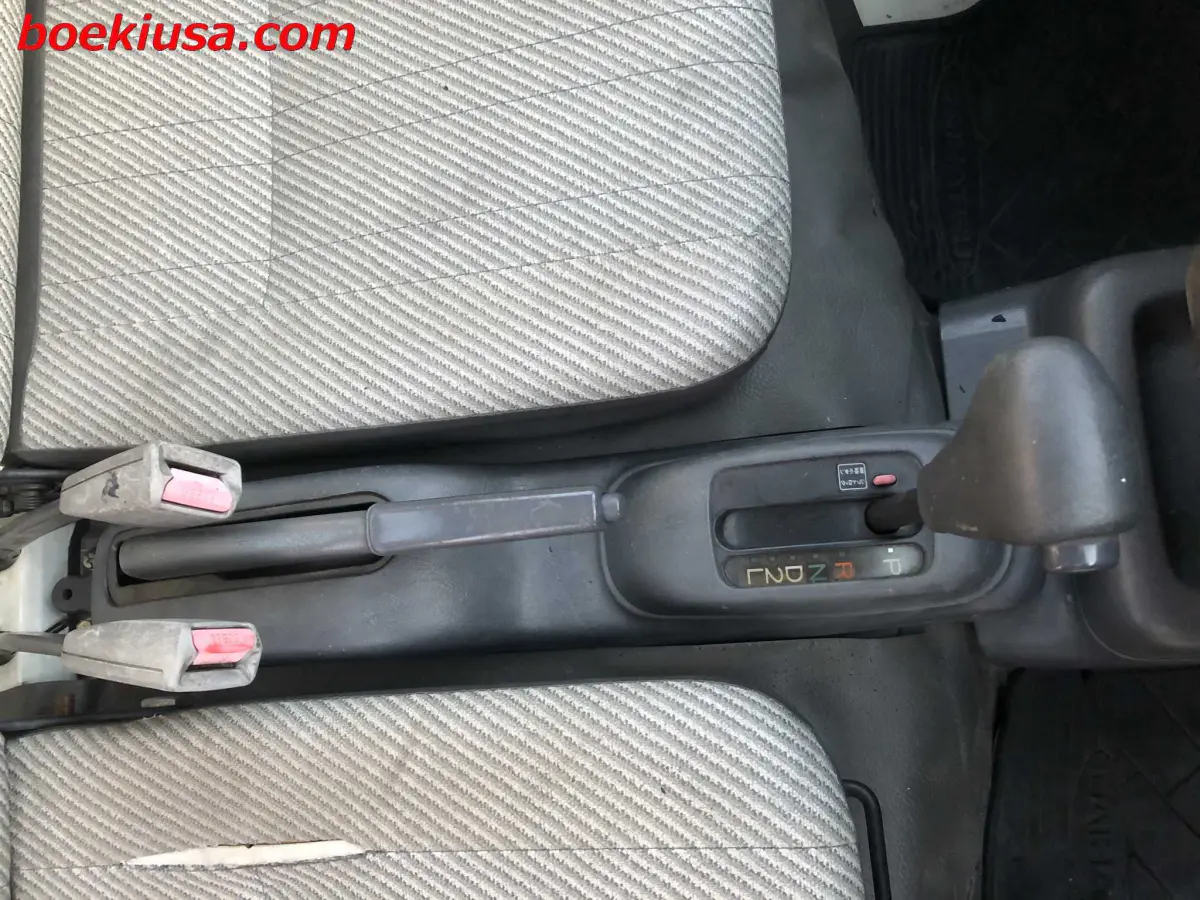 1996 Daihatsu Hijet 4x4, a white Kei Truck, for sale at Boeki USA in Paterson, NJ (photo 15 of 20)