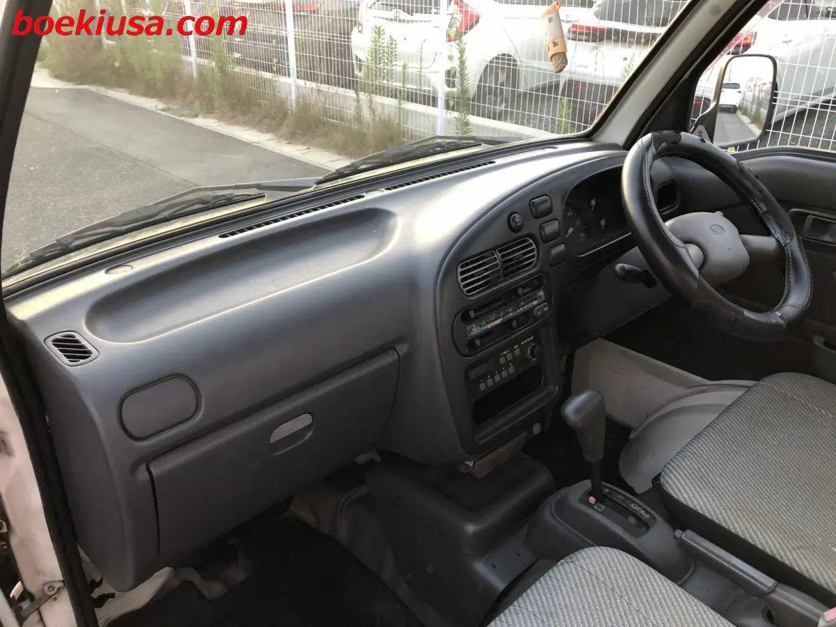 1996 Daihatsu Hijet 4x4, a white Kei Truck, for sale at Boeki USA in Paterson, NJ (photo 9 of 20)