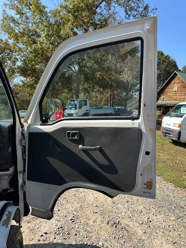 1996 Daihatsu Hijet, a white Kei Truck, for sale at Mayberry Mini Trucks in Mount Airy, NC (photo 16 of 20)