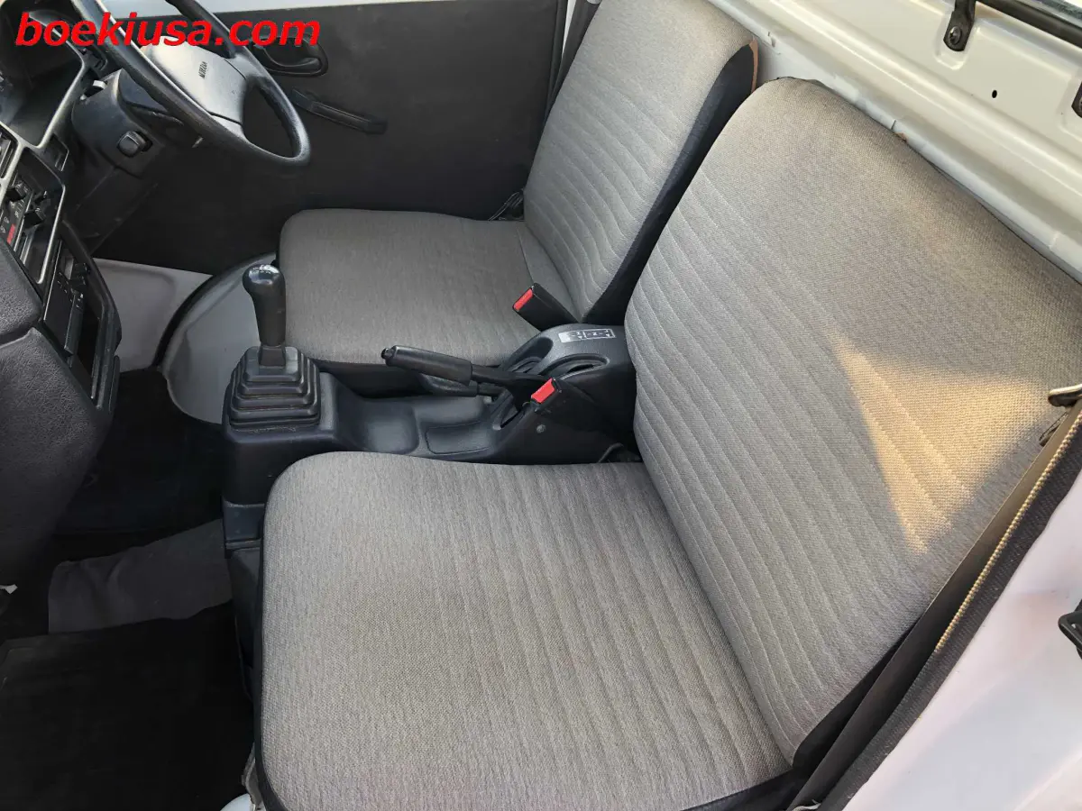 1996 Mazda Scrum 4x4, a white Kei Truck, for sale at Boeki USA in Paterson, NJ (photo 10 of 20)