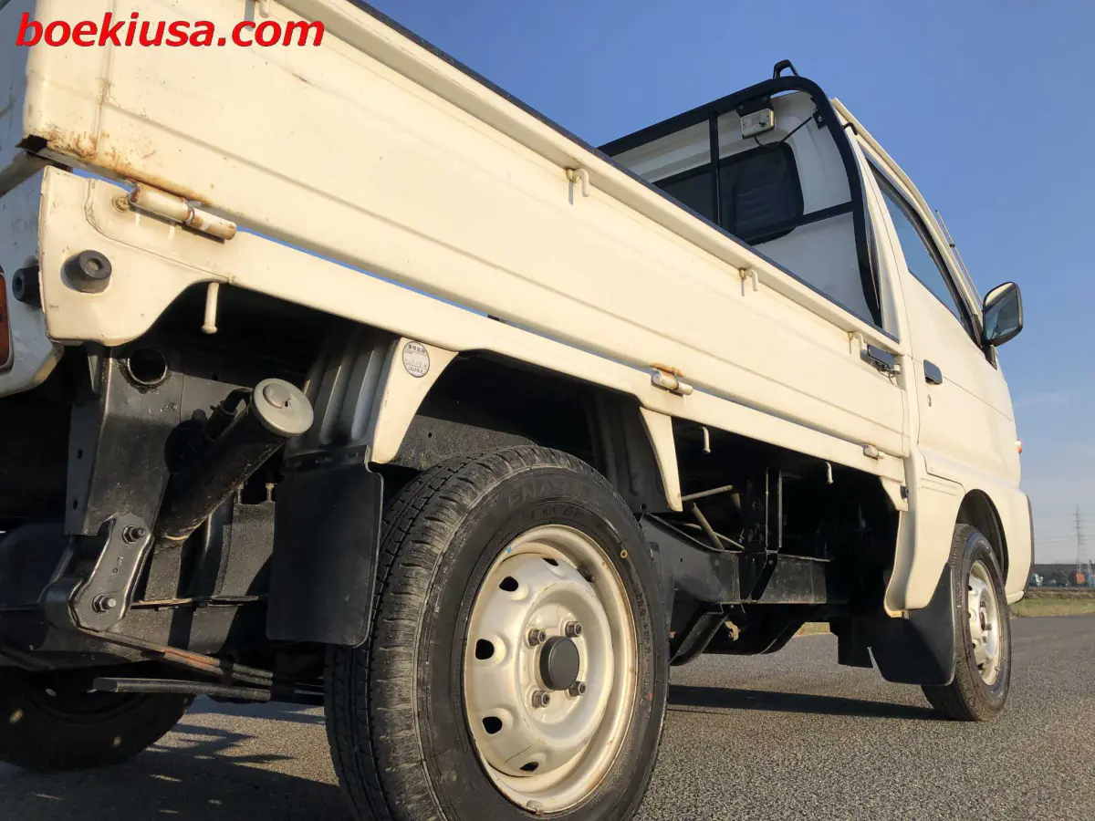 1996 Mazda Scrum 4x4, a white Kei Truck, for sale at Boeki USA in Paterson, NJ (photo 6 of 20)