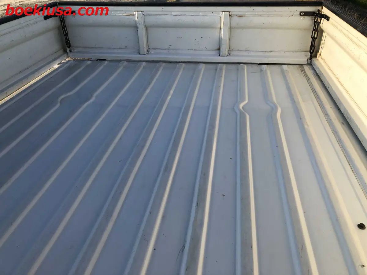 1996 Mazda Scrum 4x4, a white Kei Truck, for sale at Boeki USA in Paterson, NJ (photo 7 of 20)