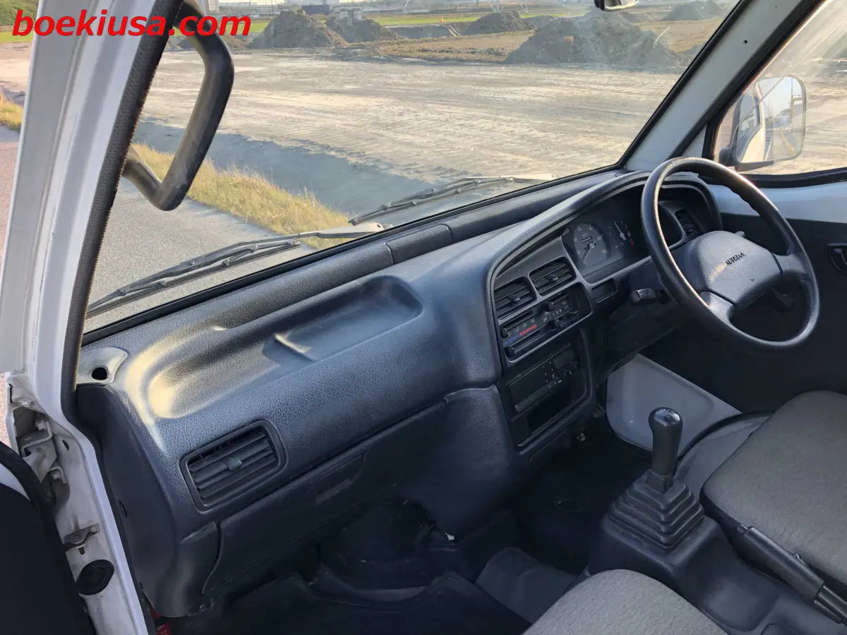 1996 Mazda Scrum 4x4, a white Kei Truck, for sale at Boeki USA in Paterson, NJ (photo 9 of 20)
