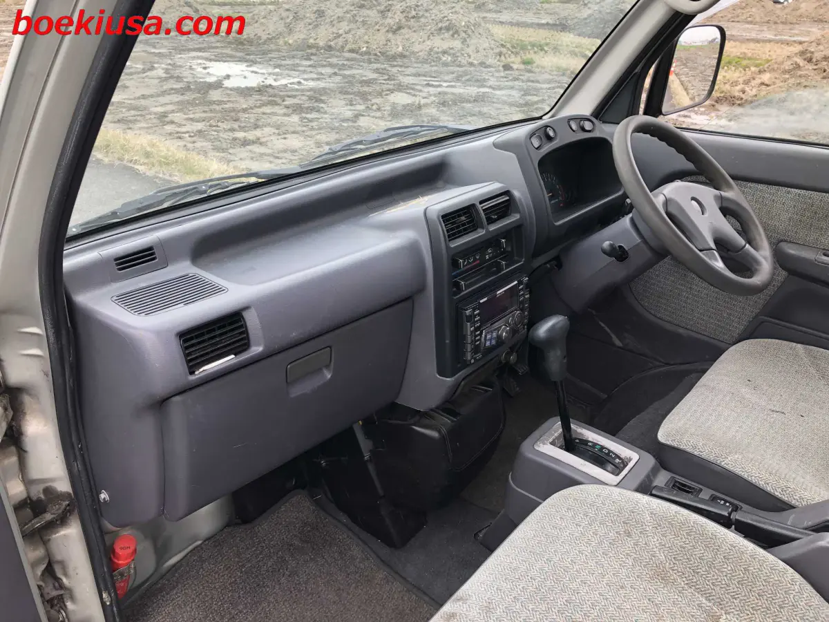 1996 Mitsubishi Bravo Van 4x4, a silver Kei Van, for sale at Boeki USA in Paterson, NJ (photo 10 of 20)