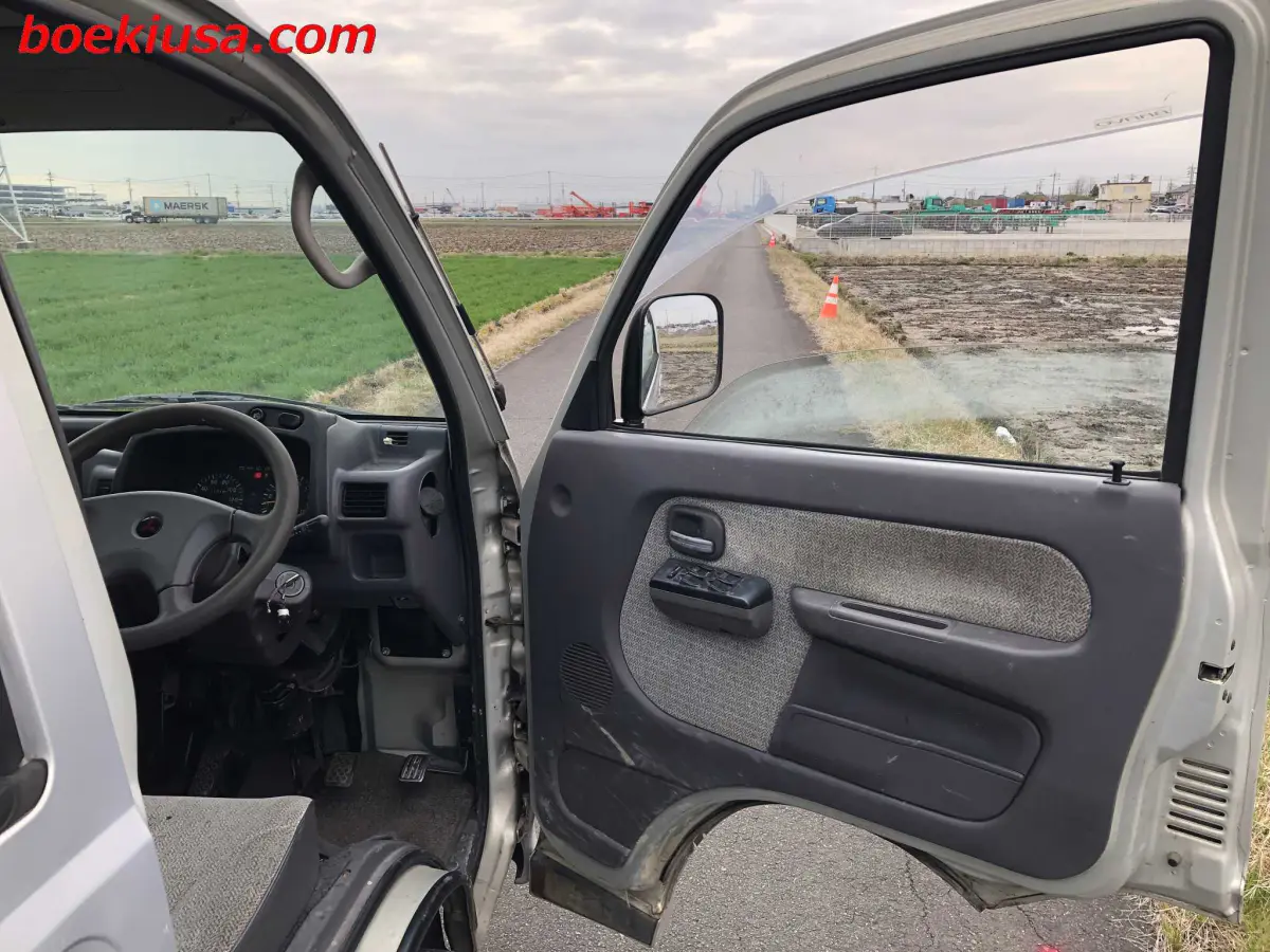 1996 Mitsubishi Bravo Van 4x4, a silver Kei Van, for sale at Boeki USA in Paterson, NJ (photo 13 of 20)