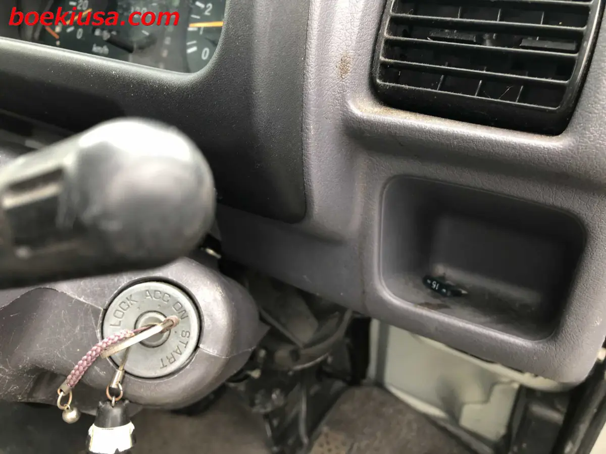 1996 Mitsubishi Bravo Van 4x4, a silver Kei Van, for sale at Boeki USA in Paterson, NJ (photo 17 of 20)
