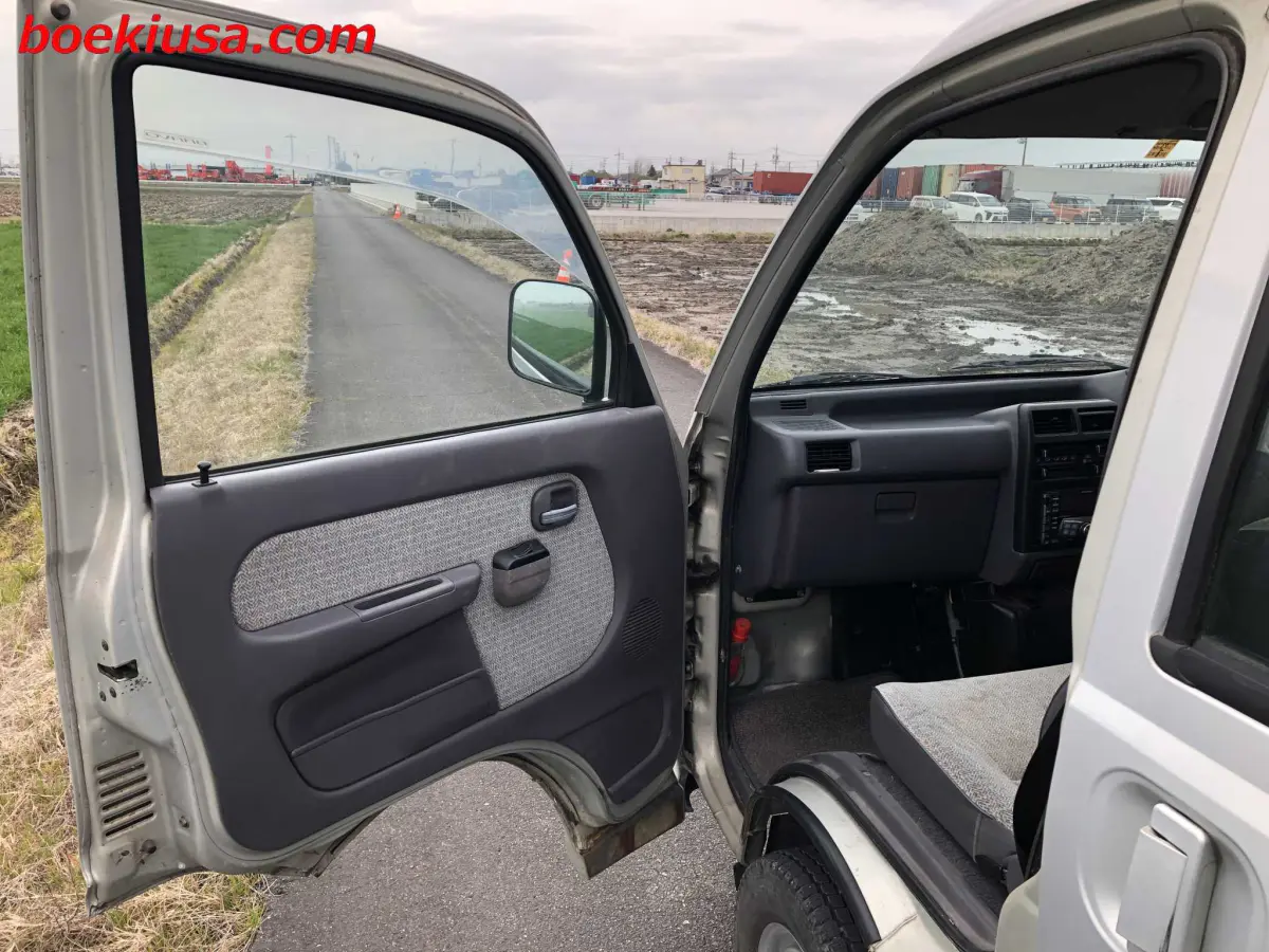 1996 Mitsubishi Bravo Van 4x4, a silver Kei Van, for sale at Boeki USA in Paterson, NJ (photo 9 of 20)