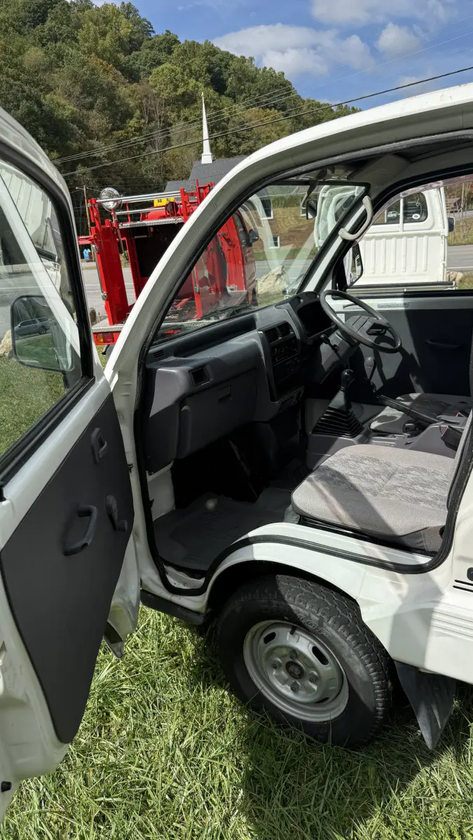 1996 Mitsubishi Minicab Dump, a Kei Truck, for sale at Mars Mini Trucks in Mars Hill, NC (photo 7 of 17)