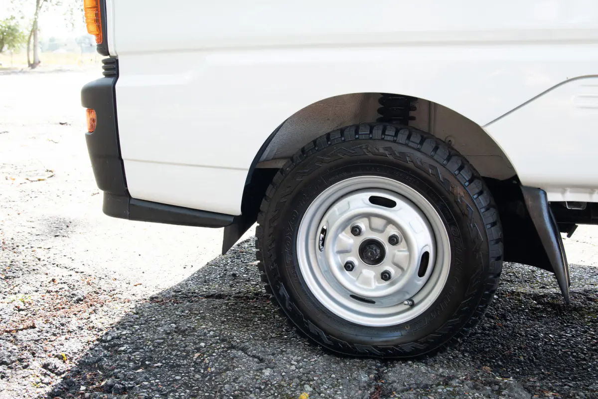 1996 Mitsubishi Minicab EFI W/AC + 4WD, a Kei Truck, for sale at The Import Guys in Ferndale, WA (photo 13 of 15)