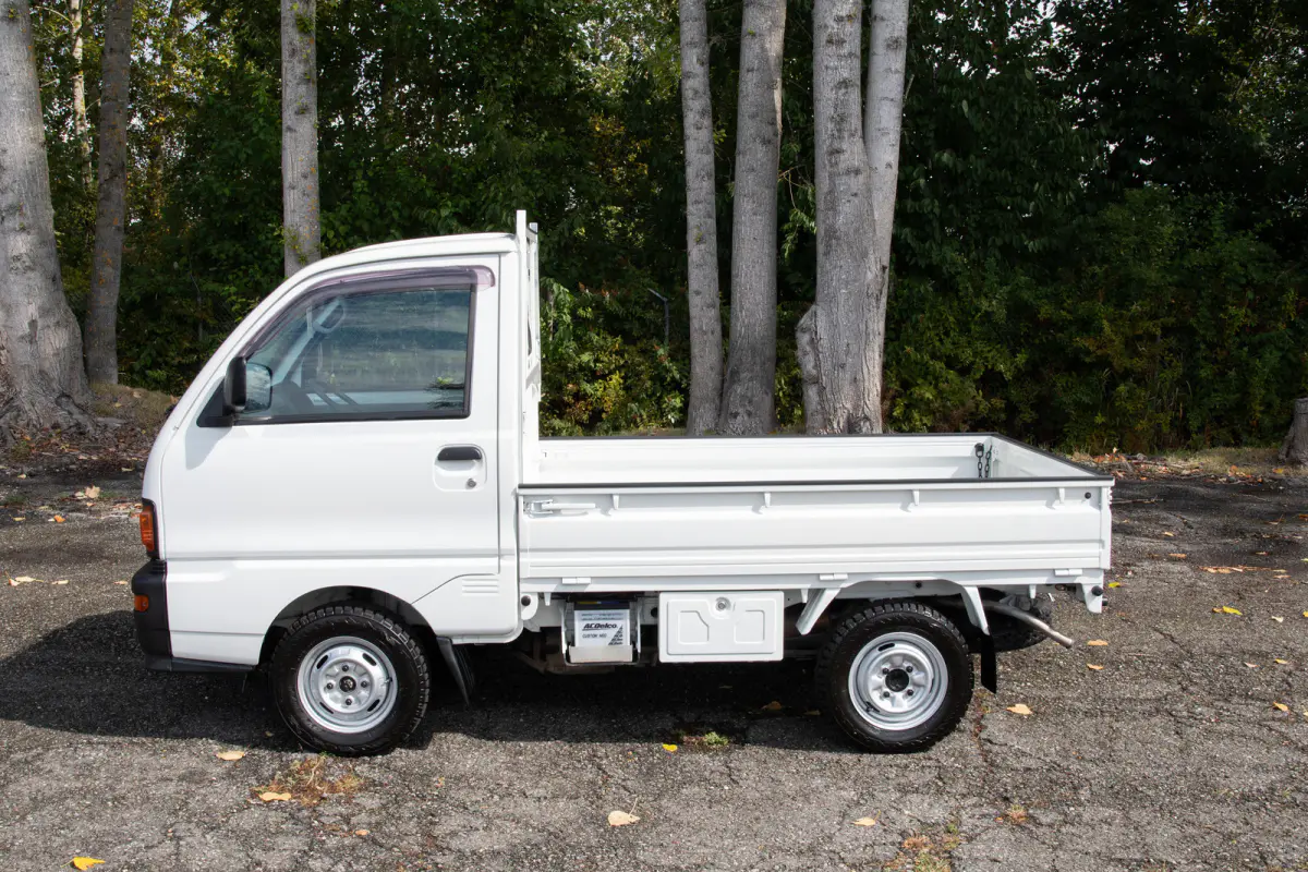 1996 Mitsubishi Minicab EFI W/AC + 4WD, a Kei Truck, for sale at The Import Guys in Ferndale, WA (photo 7 of 15)