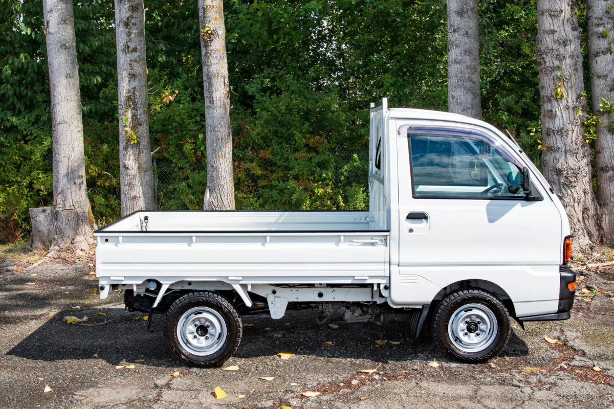 1996 Mitsubishi Minicab EFI W/AC + 4WD, a Kei Truck, for sale at The Import Guys in Ferndale, WA (photo 8 of 15)