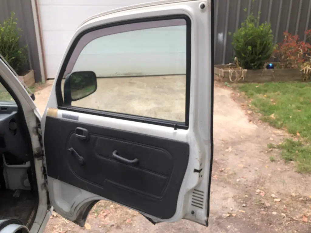 1996 Mitsubishi Minicab, a Kei Truck, for sale at Fun Karz in North Little Rock, AR (photo 10 of 16)