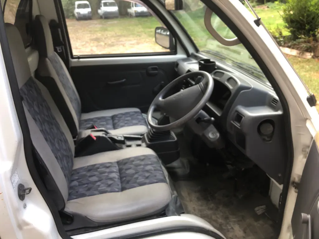1996 Mitsubishi Minicab, a Kei Truck, for sale at Fun Karz in North Little Rock, AR (photo 11 of 16)