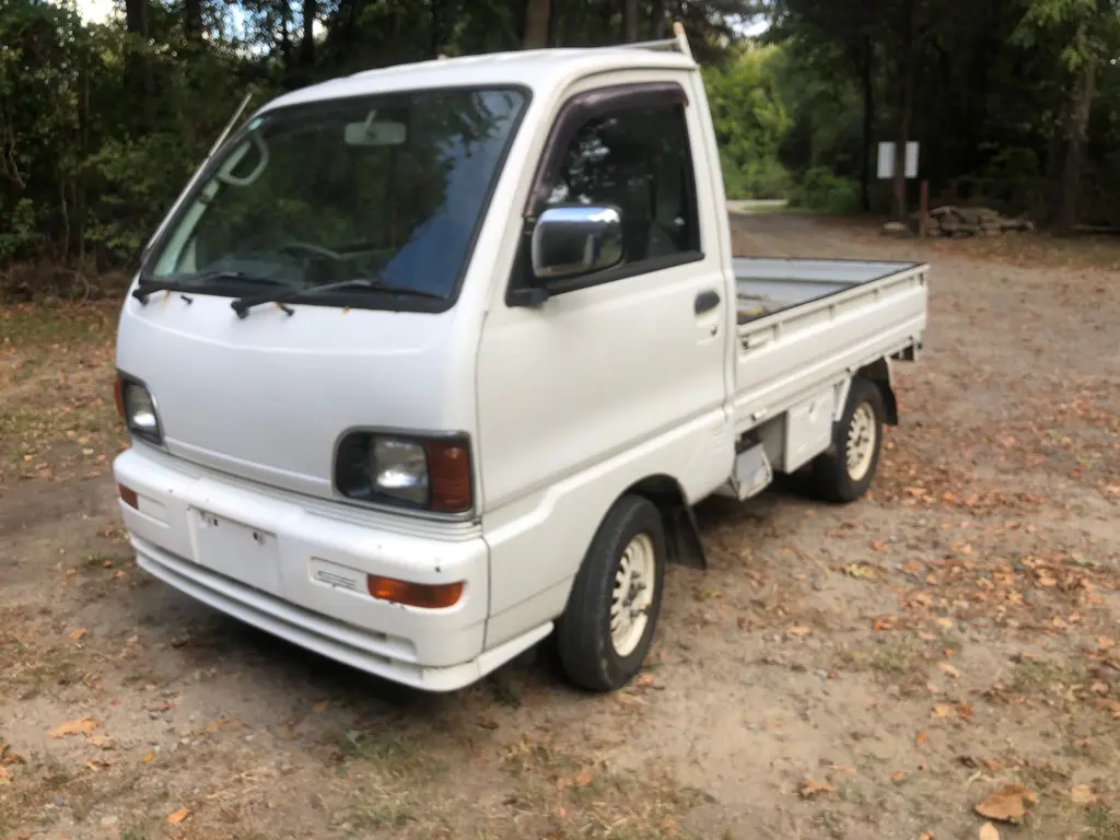 1996 Mitsubishi Minicab, a Kei Truck, for sale at Fun Karz in North Little Rock, AR (photo 3 of 16)