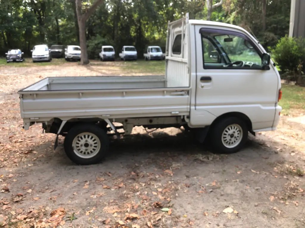 1996 Mitsubishi Minicab, a Kei Truck, for sale at Fun Karz in North Little Rock, AR (photo 8 of 16)