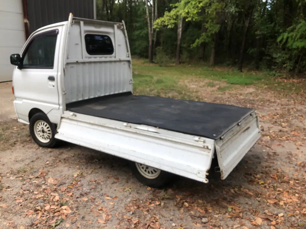 1996 Mitsubishi Minicab, a Kei Truck, for sale at Fun Karz in North Little Rock, AR (photo 9 of 16)