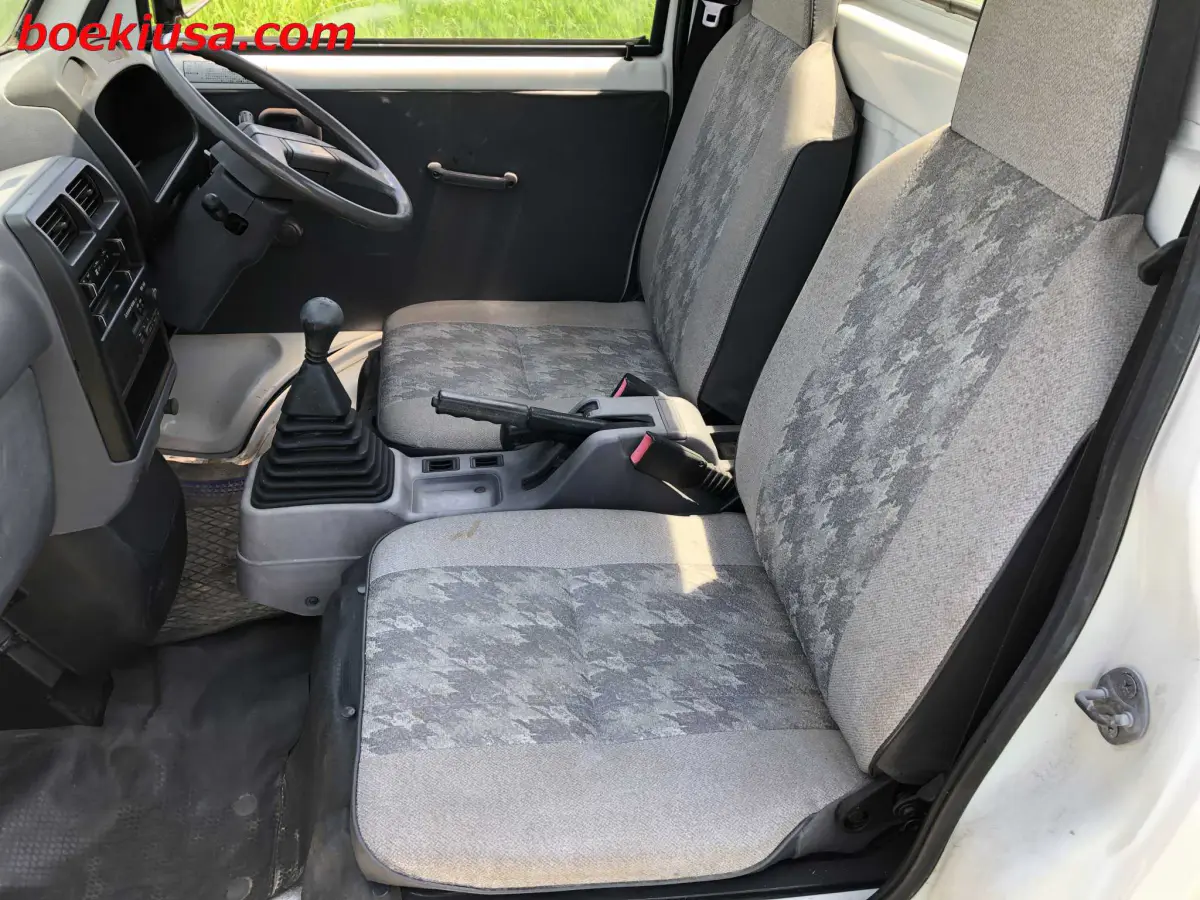 1996 Mitsubishi Minicab, a white Kei Truck, for sale at Boeki USA in Paterson, NJ (photo 10 of 20)