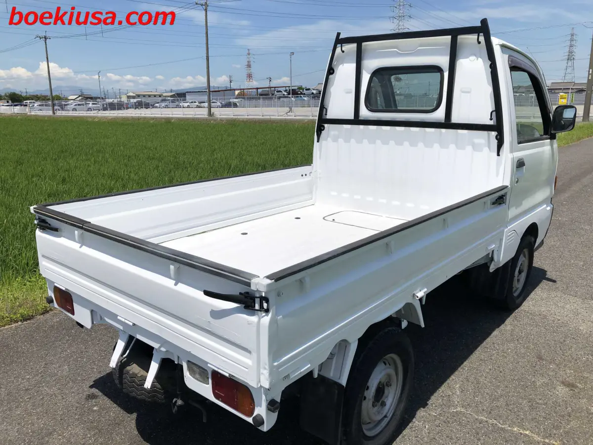 1996 Mitsubishi Minicab, a white Kei Truck, for sale at Boeki USA in Paterson, NJ (photo 4 of 20)