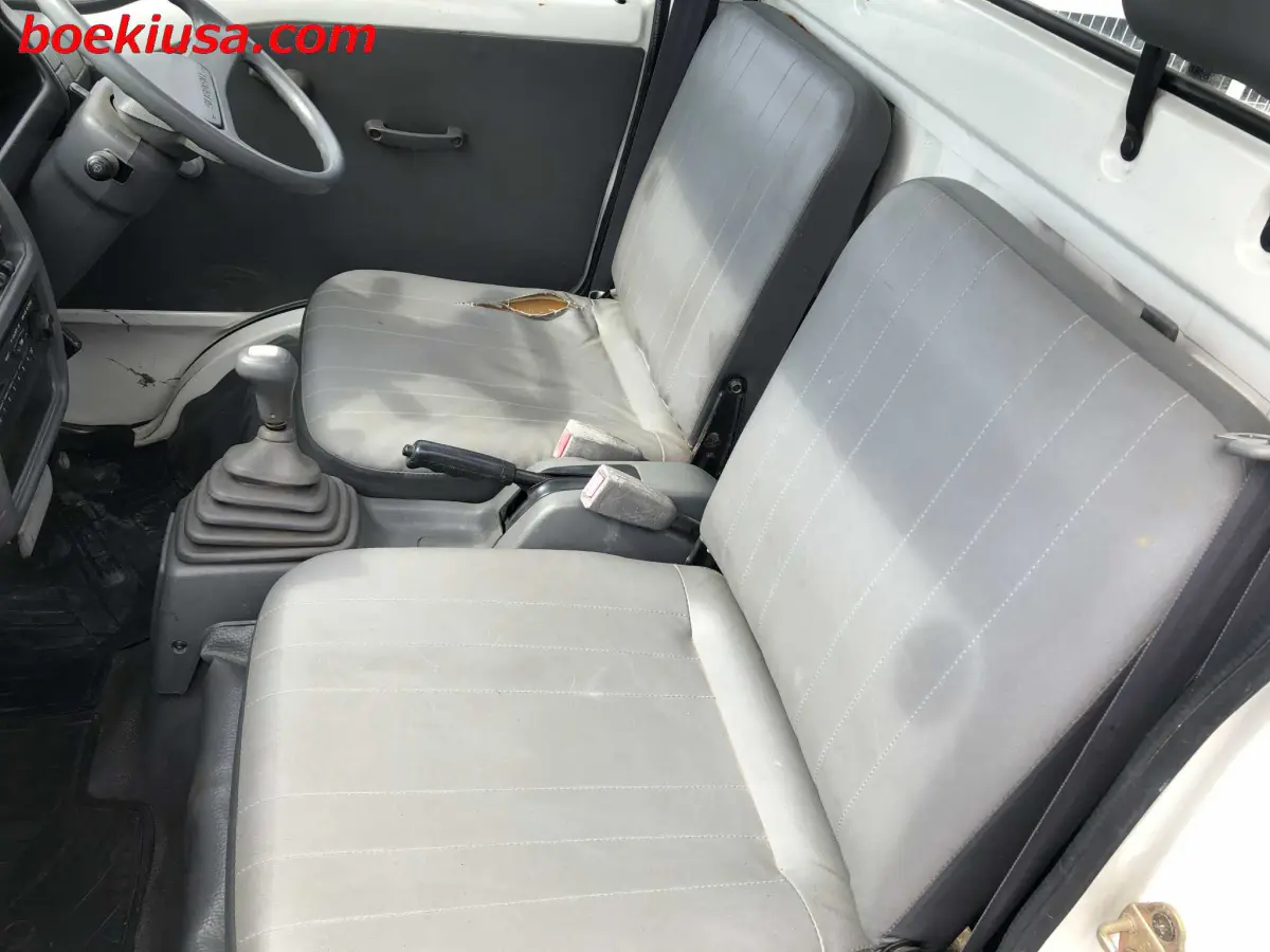 1996 Subaru Sambar 4x4, a white Kei Truck, for sale at Boeki USA in Paterson, NJ (photo 10 of 20)