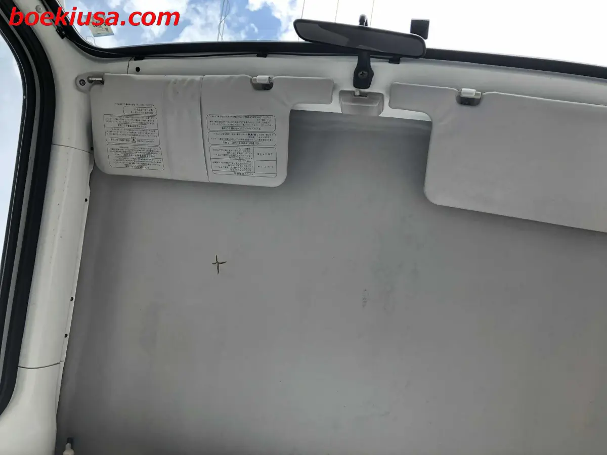 1996 Subaru Sambar 4x4, a white Kei Truck, for sale at Boeki USA in Paterson, NJ (photo 11 of 20)