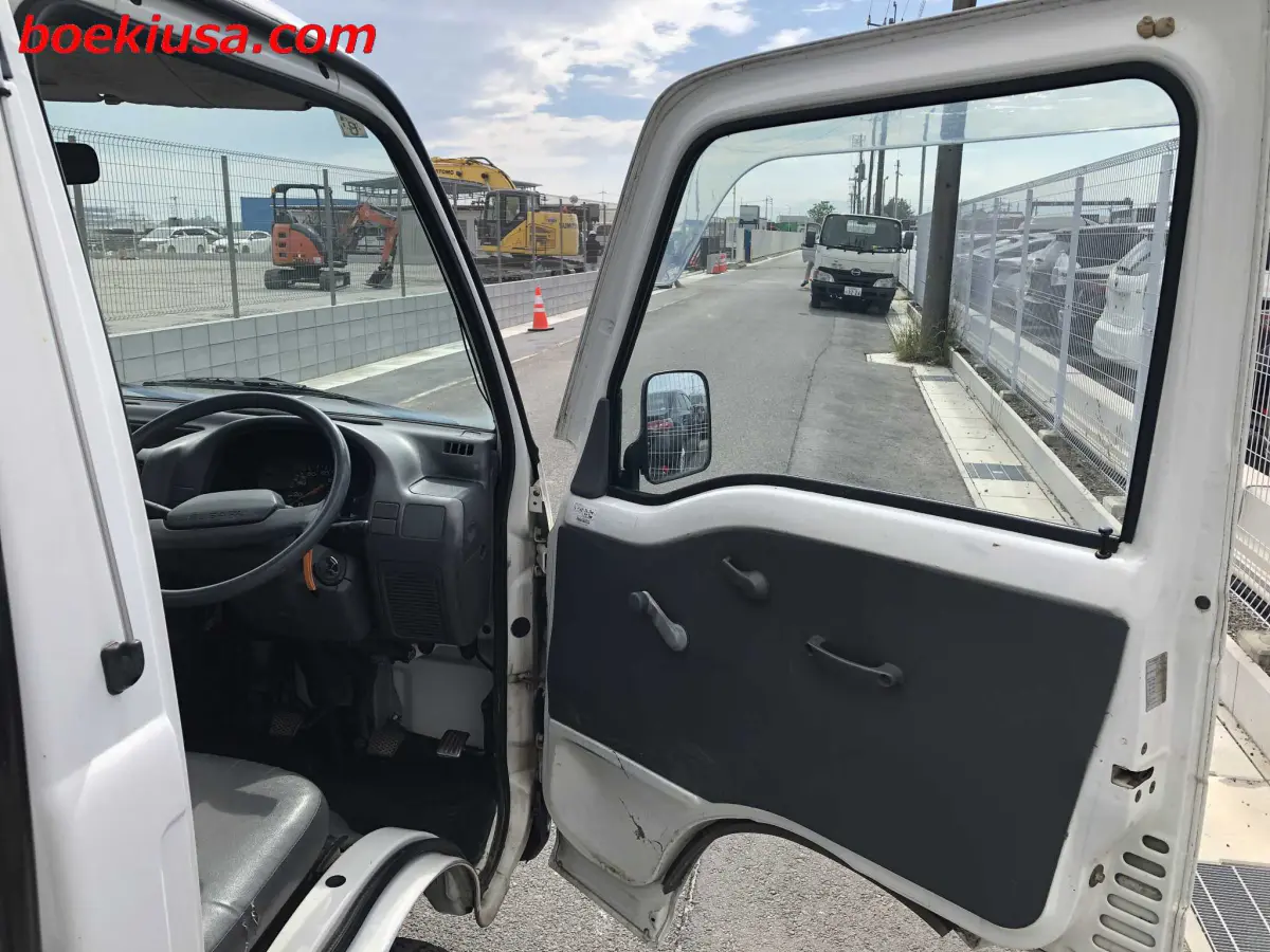 1996 Subaru Sambar 4x4, a white Kei Truck, for sale at Boeki USA in Paterson, NJ (photo 12 of 20)