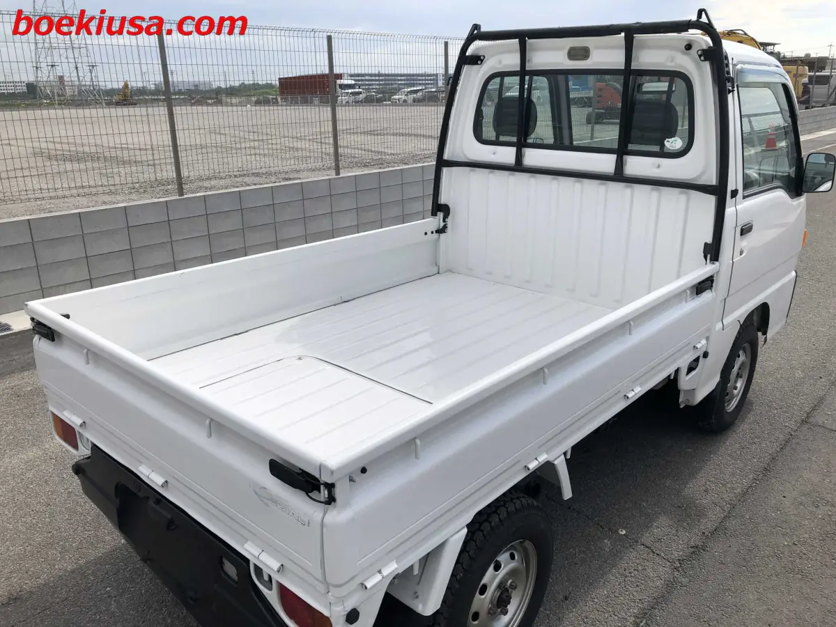 1996 Subaru Sambar 4x4, a white Kei Truck, for sale at Boeki USA in Paterson, NJ (photo 4 of 20)