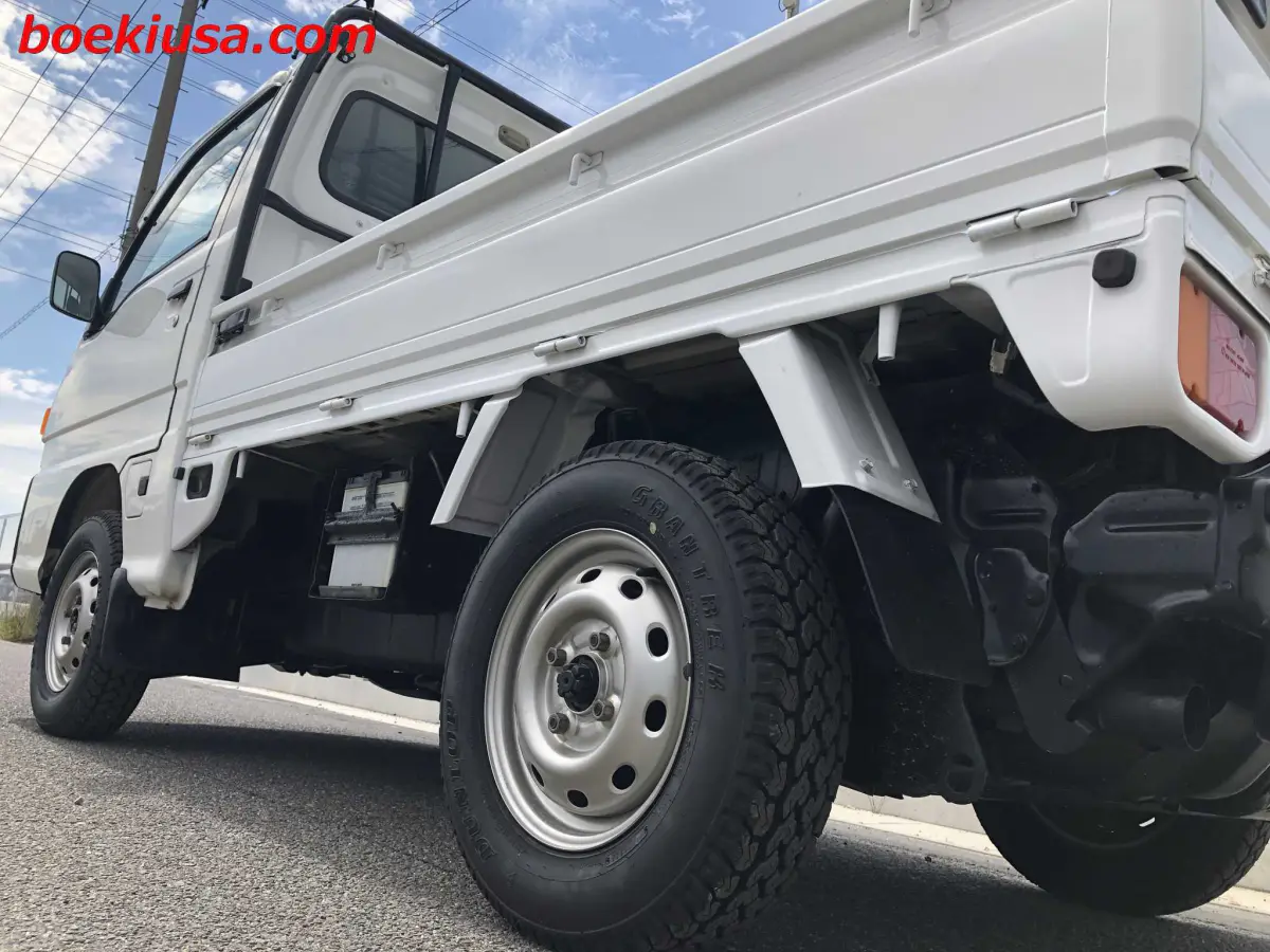 1996 Subaru Sambar 4x4, a white Kei Truck, for sale at Boeki USA in Paterson, NJ (photo 5 of 20)