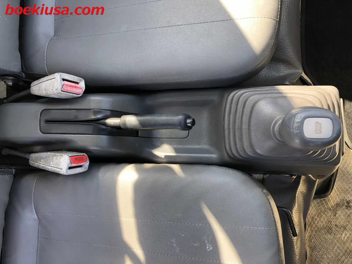 1996 Subaru Sambar, a white Kei Truck, for sale at Boeki USA in Paterson, NJ (photo 15 of 20)