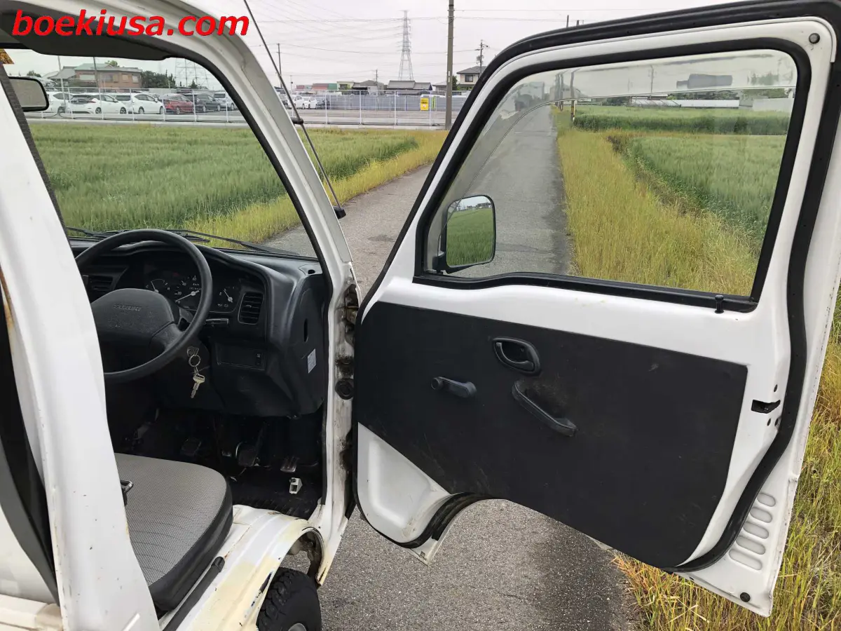 1996 Suzuki Carry 4x4, a white Kei Truck, for sale at Boeki USA in Paterson, NJ (photo 12 of 20)