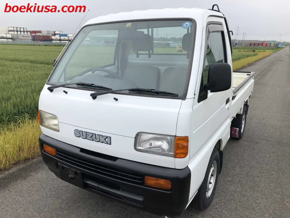 1996 Suzuki Carry 4x4, a white Kei Truck, for sale at Boeki USA in Paterson, NJ (photo 2 of 20)