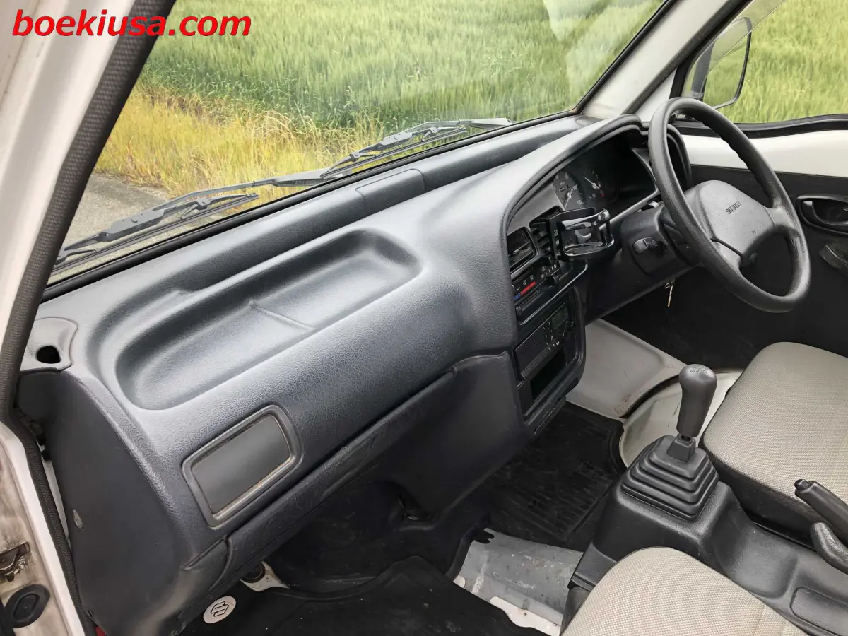 1996 Suzuki Carry 4x4, a white Kei Truck, for sale at Boeki USA in Paterson, NJ (photo 9 of 20)