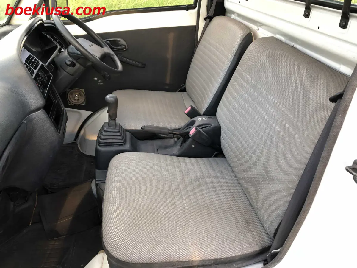 1996 Suzuki Carry 4x4, a white Kei Truck, for sale at Boeki USA in Paterson, NJ (photo 10 of 20)