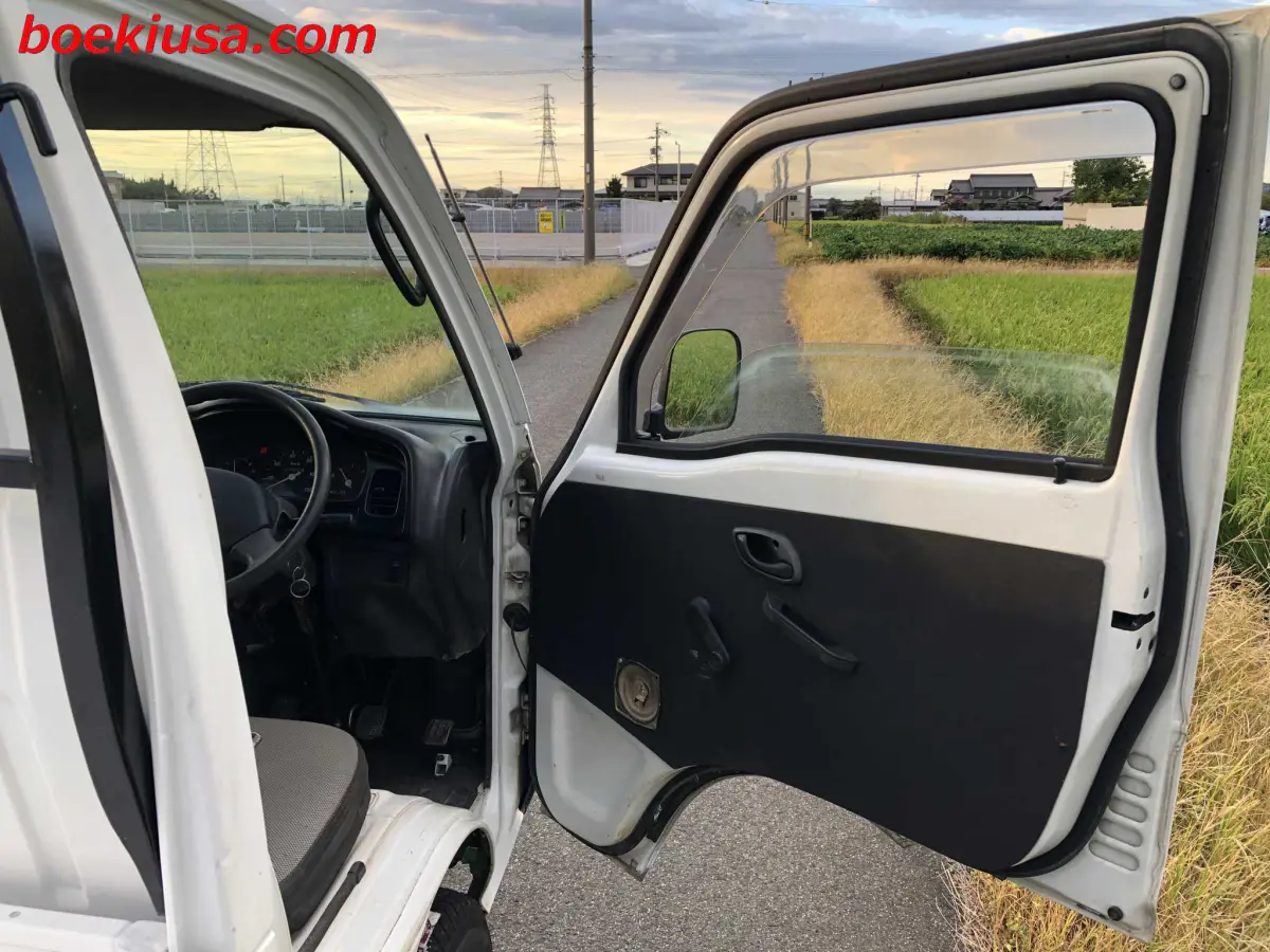 1996 Suzuki Carry 4x4, a white Kei Truck, for sale at Boeki USA in Paterson, NJ (photo 12 of 20)