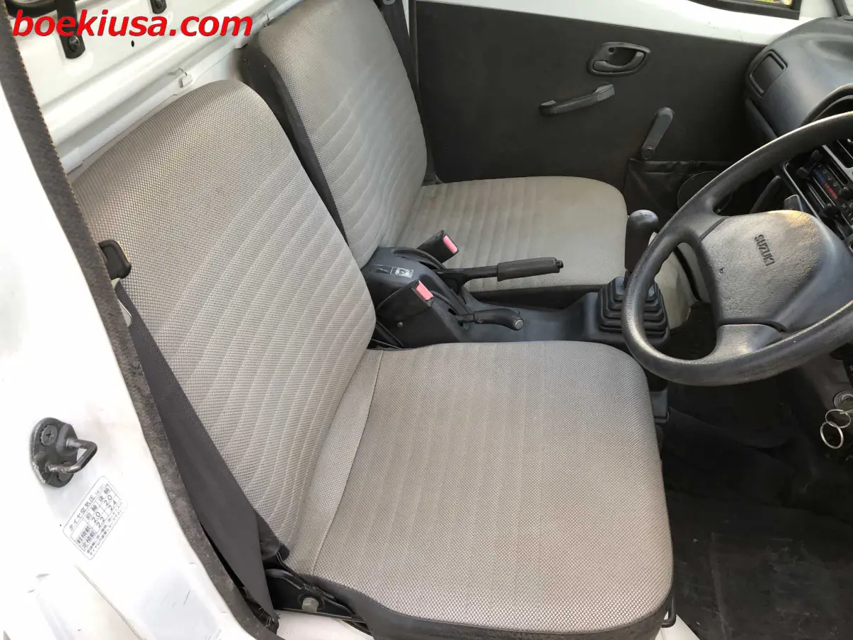 1996 Suzuki Carry 4x4, a white Kei Truck, for sale at Boeki USA in Paterson, NJ (photo 14 of 20)