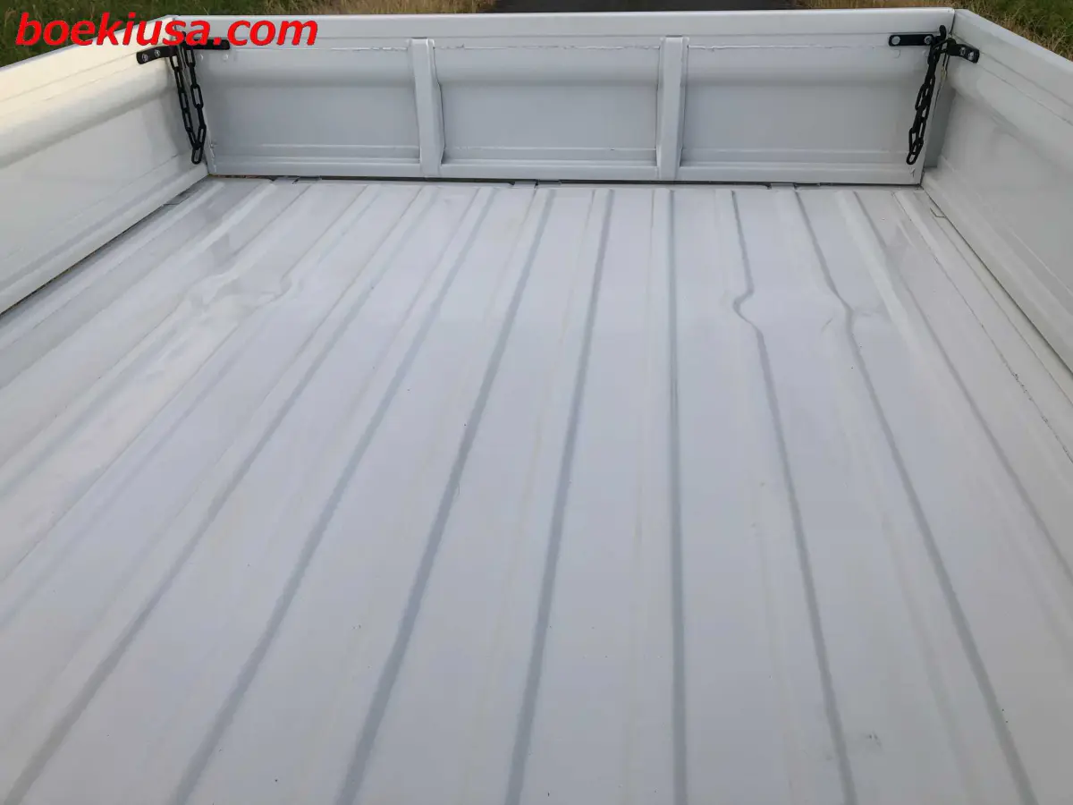 1996 Suzuki Carry 4x4, a white Kei Truck, for sale at Boeki USA in Paterson, NJ (photo 7 of 20)