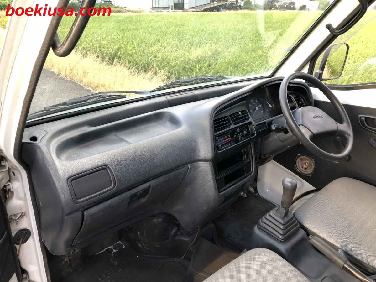 1996 Suzuki Carry 4x4, a white Kei Truck, for sale at Boeki USA in Paterson, NJ (photo 9 of 20)