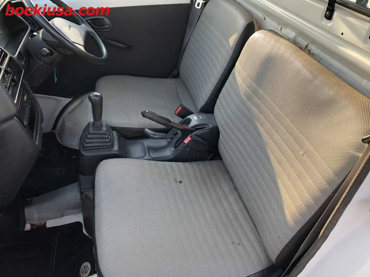 1996 Suzuki Carry 4x4, a white Kei Truck, for sale at Boeki USA in Paterson, NJ (photo 10 of 20)