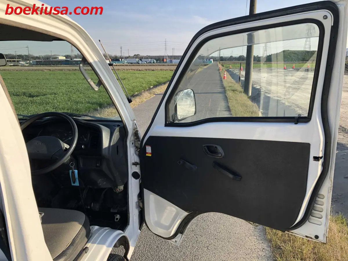 1996 Suzuki Carry 4x4, a white Kei Truck, for sale at Boeki USA in Paterson, NJ (photo 12 of 20)