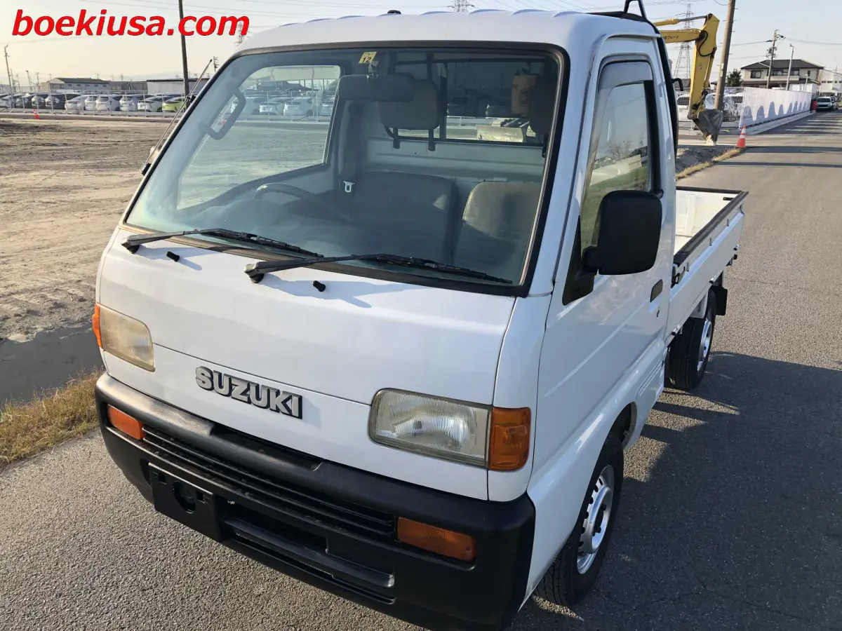 1996 Suzuki Carry 4x4, a white Kei Truck, for sale at Boeki USA in Paterson, NJ (photo 2 of 20)