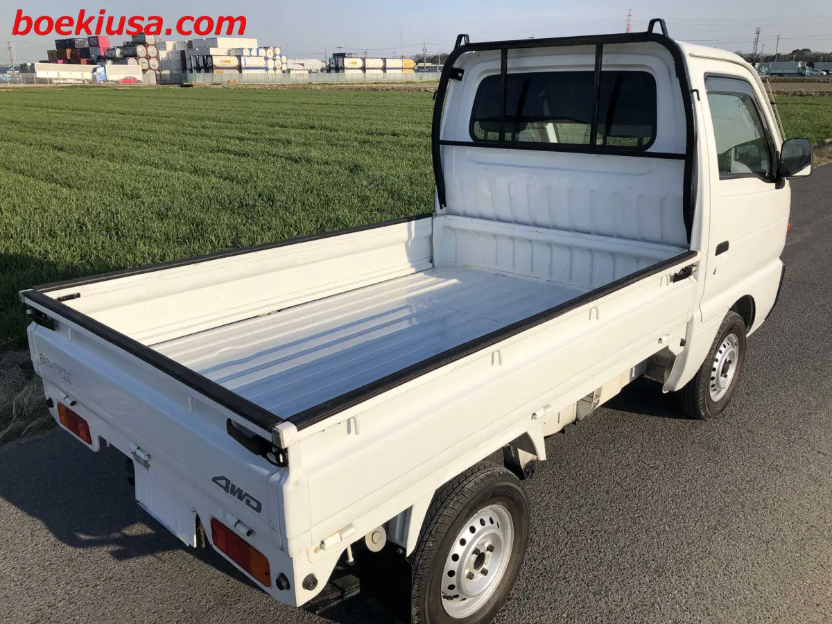 1996 Suzuki Carry 4x4, a white Kei Truck, for sale at Boeki USA in Paterson, NJ (photo 4 of 20)