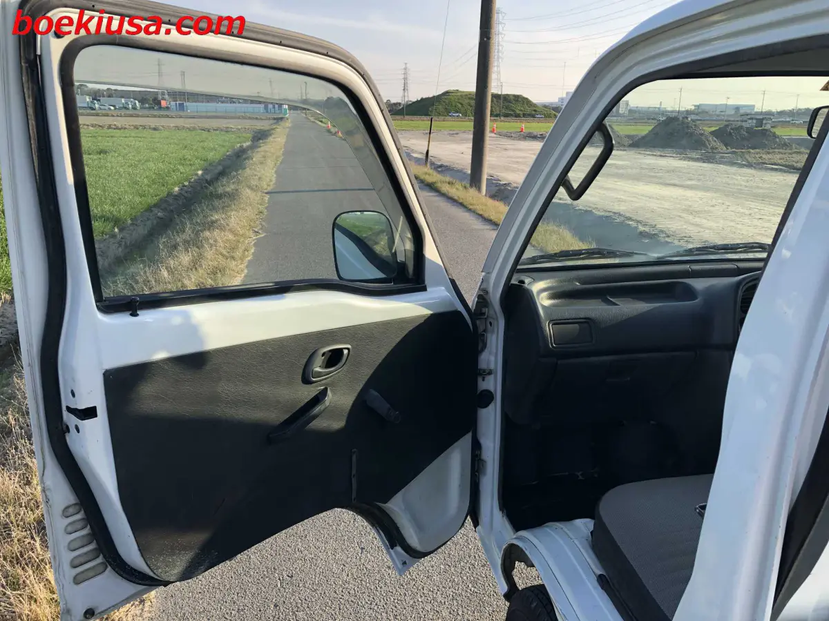 1996 Suzuki Carry 4x4, a white Kei Truck, for sale at Boeki USA in Paterson, NJ (photo 8 of 20)