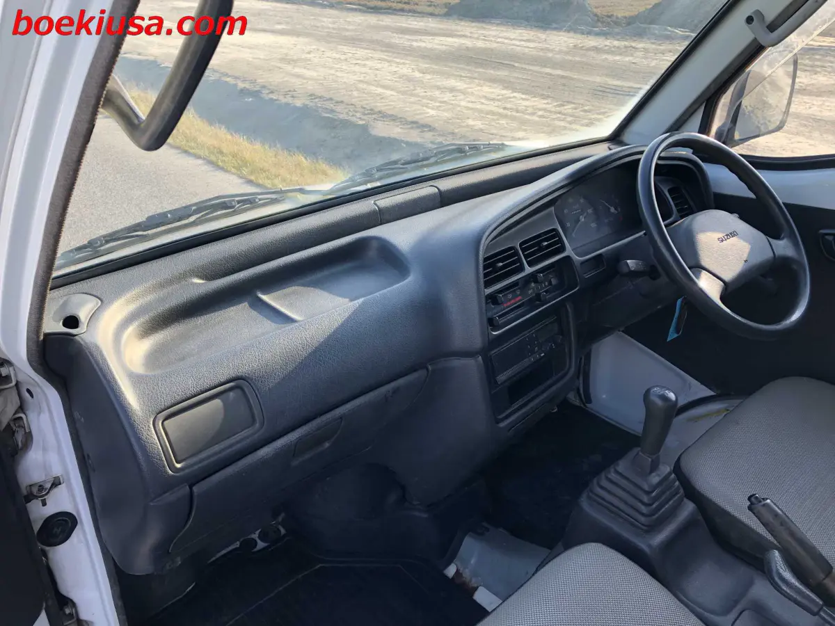 1996 Suzuki Carry 4x4, a white Kei Truck, for sale at Boeki USA in Paterson, NJ (photo 9 of 20)