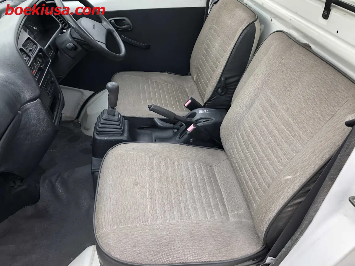 1996 Suzuki Carry 4x4, a white Kei Truck, for sale at Boeki USA in Paterson, NJ (photo 10 of 20)