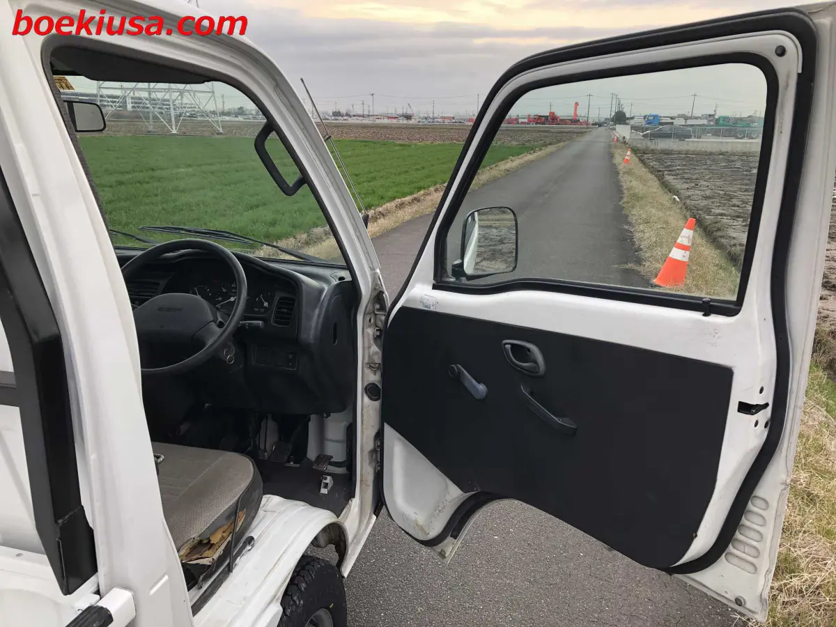 1996 Suzuki Carry 4x4, a white Kei Truck, for sale at Boeki USA in Paterson, NJ (photo 12 of 20)
