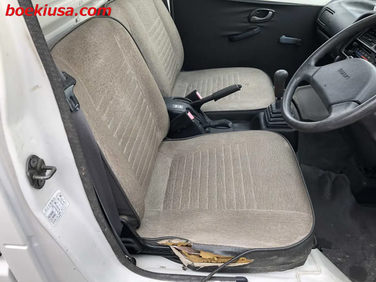 1996 Suzuki Carry 4x4, a white Kei Truck, for sale at Boeki USA in Paterson, NJ (photo 14 of 20)