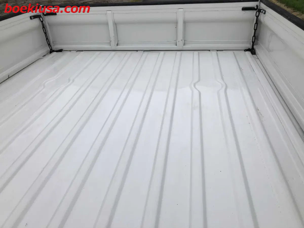 1996 Suzuki Carry 4x4, a white Kei Truck, for sale at Boeki USA in Paterson, NJ (photo 7 of 20)