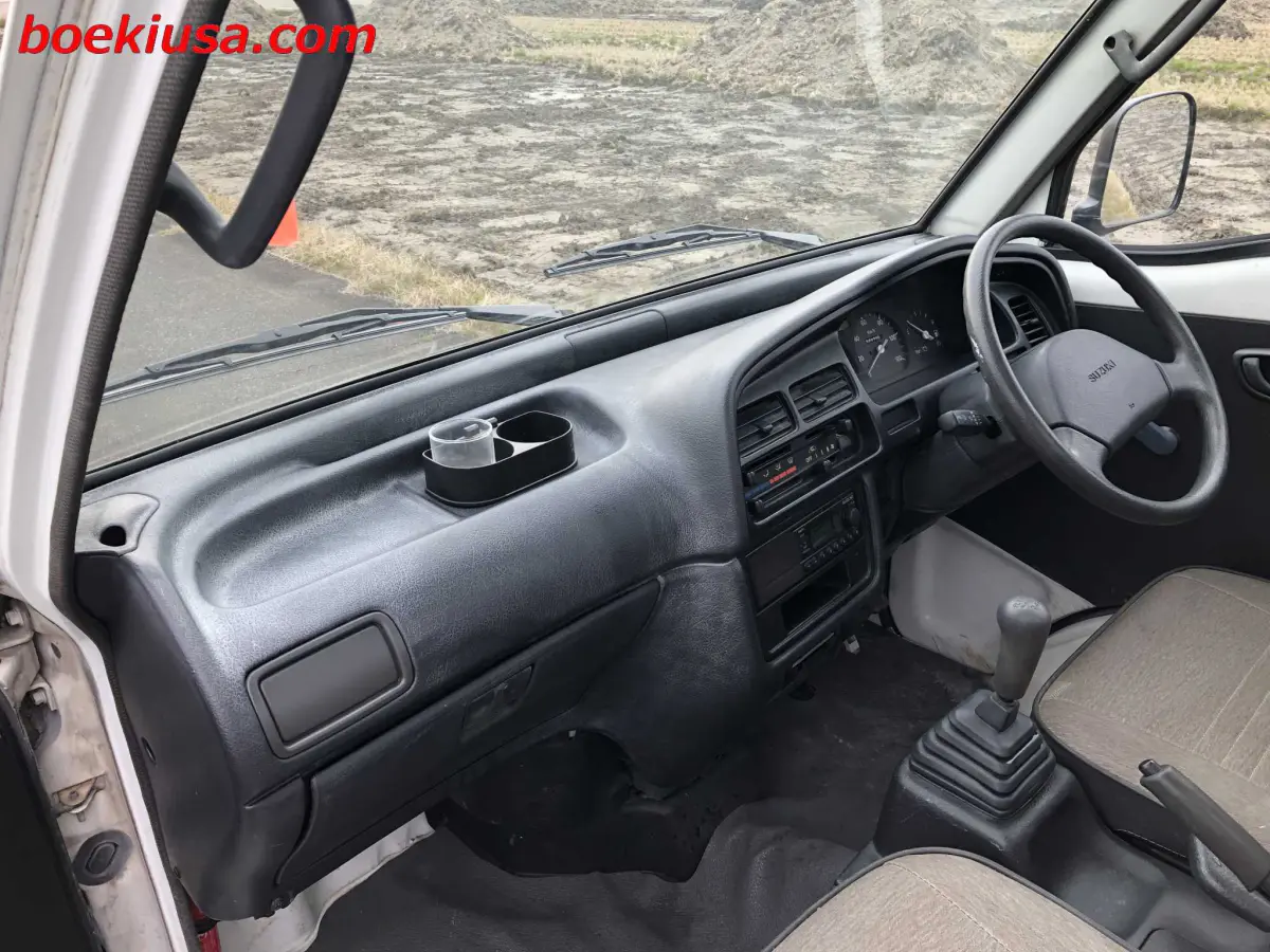 1996 Suzuki Carry 4x4, a white Kei Truck, for sale at Boeki USA in Paterson, NJ (photo 9 of 20)